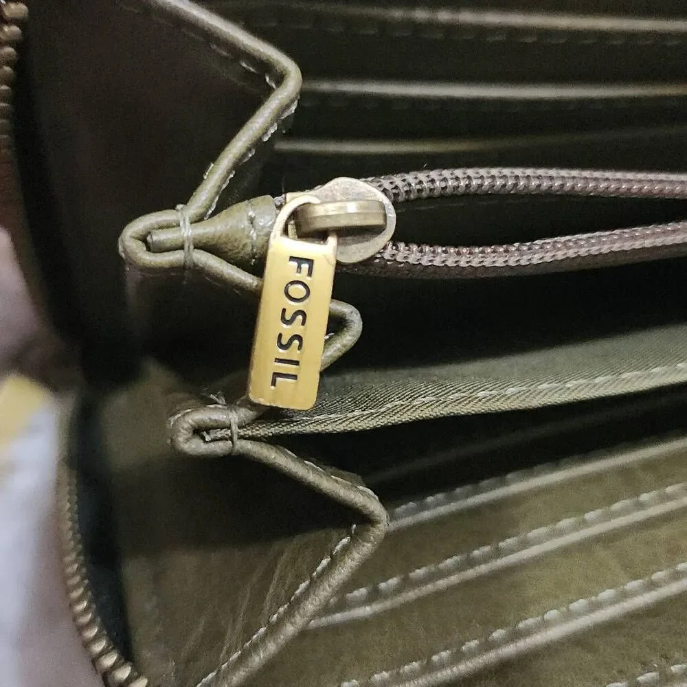 Fossil Logan RFID Zip Around Clutch Wallet